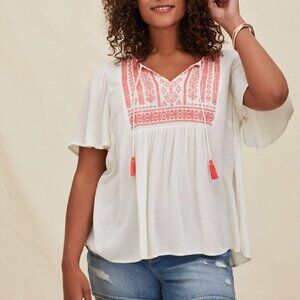 TORRID - White Boho Embroidered Gauze short sleeve Rayon top - Plus Size 0 / 12